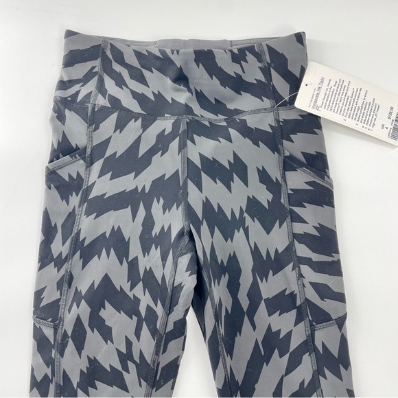 NWT Lululemon Invigorate High-Rise Tight 25"
Voltage Graphite Grey Black size 4 - Picture 4 of 12